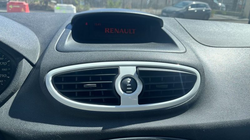 RENAULT CLIO III YAHOO 1.2 16V 2011