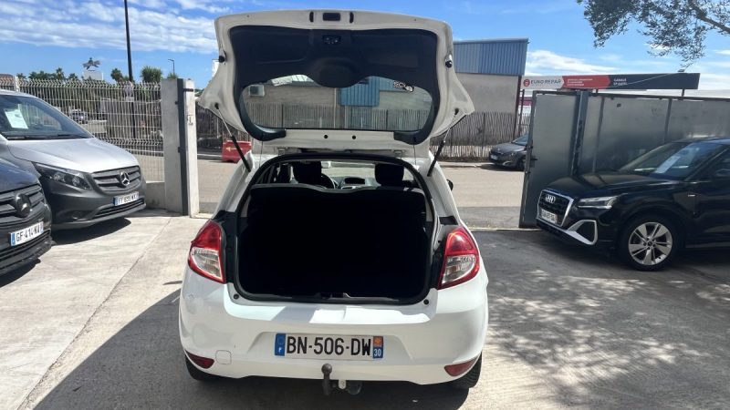RENAULT CLIO III YAHOO 1.2 16V 2011