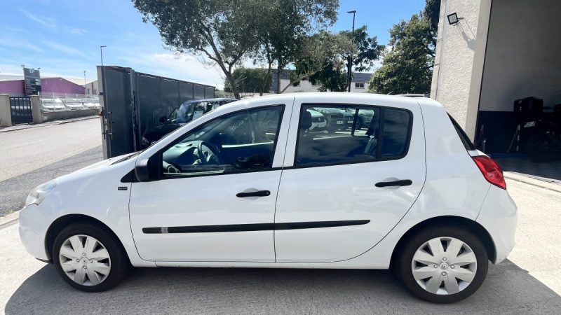 RENAULT CLIO III YAHOO 1.2 16V 2011