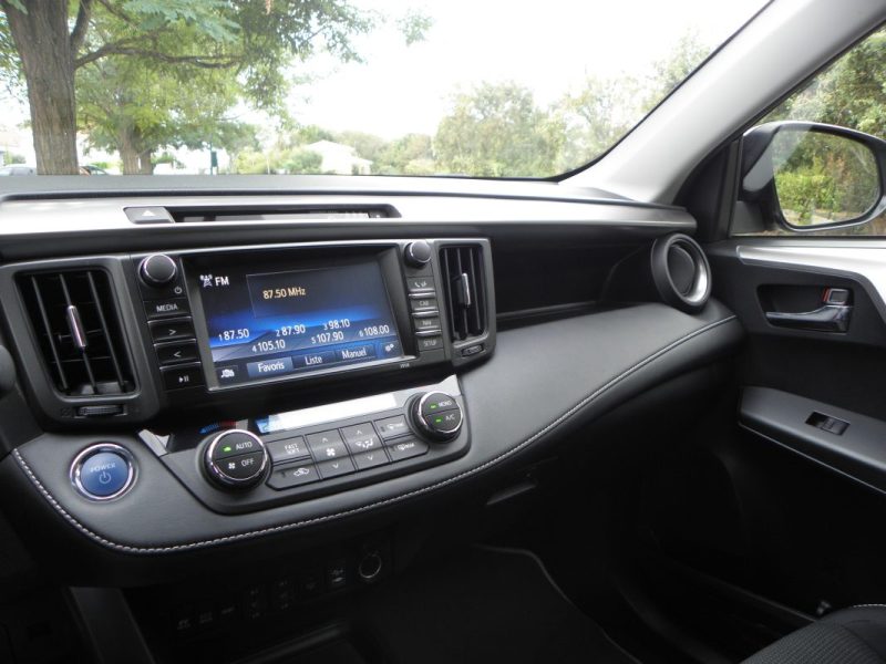 Toyota RAV 4 IV 2.5 Hybrid 197ch AWD-i Dynamic • 1ère main • Entretien Toyota
