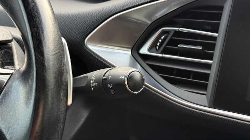 Peugeot 308 SW BlueHDi 130ch  Tech Edition  - Gps - Boîte auto EAT8 - Révisée & garantie 6 mois