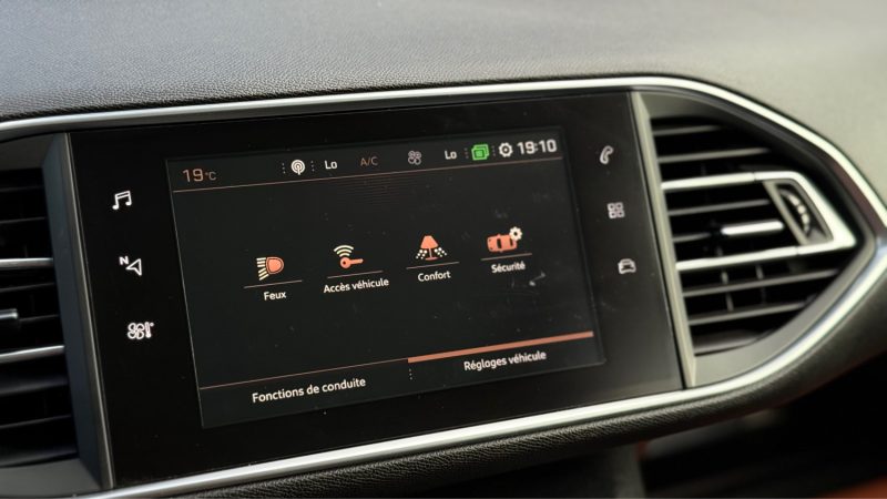 Peugeot 308 SW BlueHDi 130ch  Tech Edition  - Gps - Boîte auto EAT8 - Révisée & garantie 6 mois