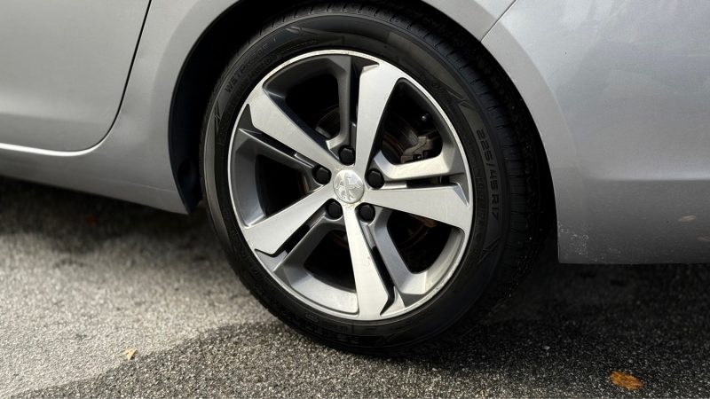 Peugeot 308 SW BlueHDi 130ch  Tech Edition  - Gps - Boîte auto EAT8 - Révisée & garantie 6 mois