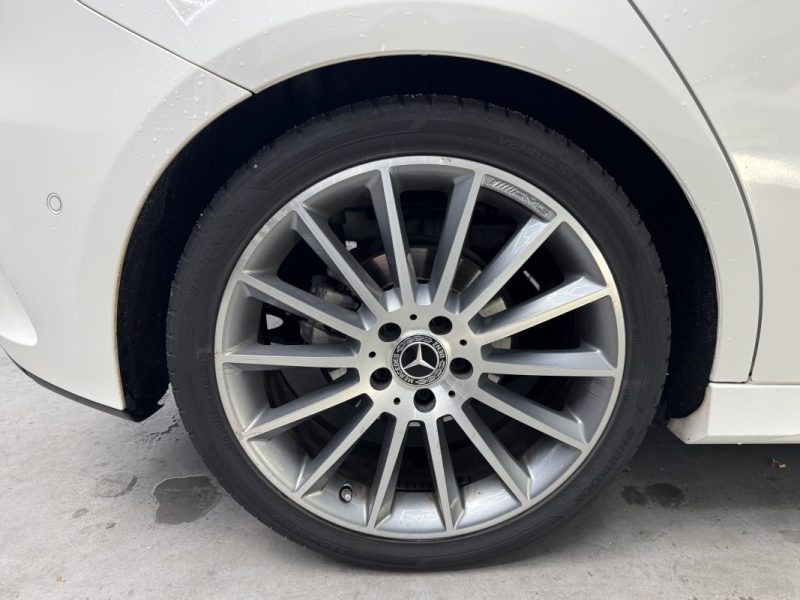 MERCEDES-BENZ CLASSE A180d PACK AMG 7-G DCT - GARANTIE 12 MOIS - ENTRETIENS À JOUR