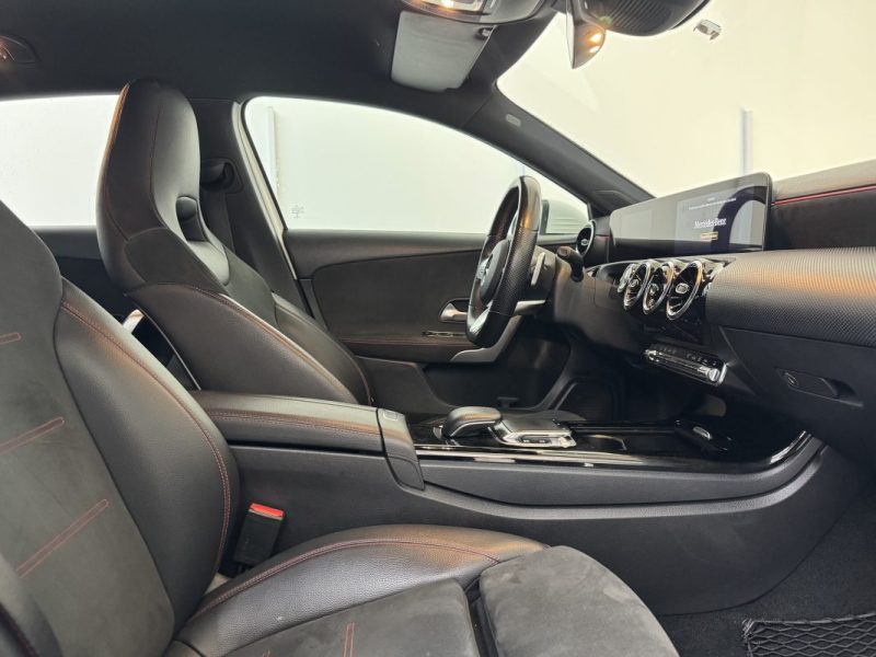 MERCEDES-BENZ CLASSE A180d PACK AMG 7-G DCT - GARANTIE 12 MOIS - ENTRETIENS À JOUR