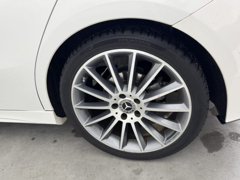 MERCEDES-BENZ CLASSE A180d PACK AMG 7-G DCT - GARANTIE 12 MOIS - ENTRETIENS À JOUR