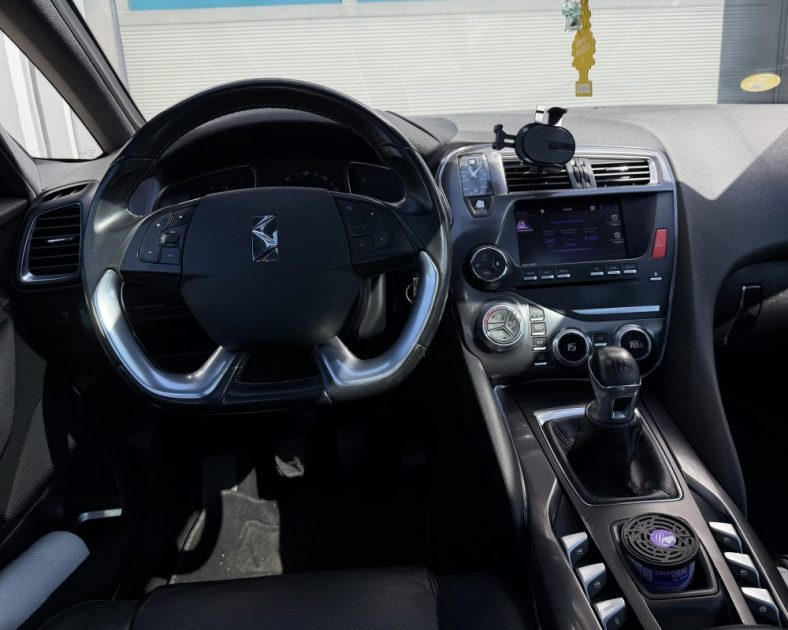 DS DS5 2.0 BLUE HDI - Diesel - 150ch - SPORT CHIC - Sièges chauffants - Toit pano - 2017