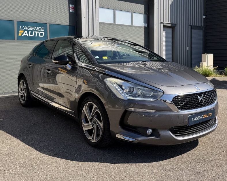 DS DS5 2.0 BLUE HDI - Diesel - 150ch - SPORT CHIC - Sièges chauffants - Toit pano - 2017