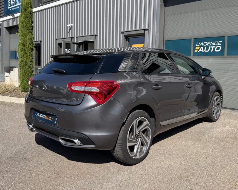 DS DS5 2.0 BLUE HDI - Diesel - 150ch - SPORT CHIC - Sièges chauffants - Toit pano - 2017