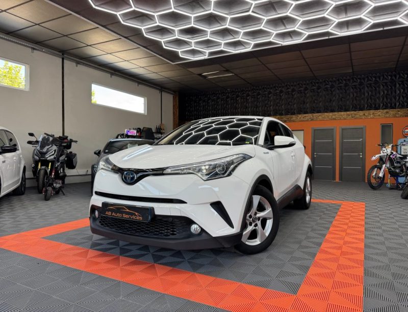 TOYOTA C-HR DYNAMIC BUSINESS PRO HYBRIDE 122CH - GARANTIE 12 - 60 MOIS 2019