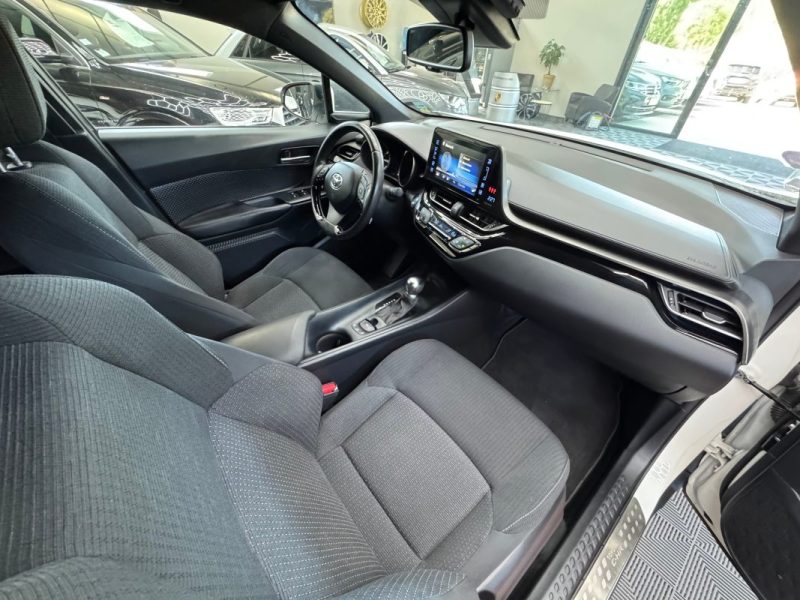 TOYOTA C-HR DYNAMIC BUSINESS PRO HYBRIDE 122CH - GARANTIE 12 - 60 MOIS 2019