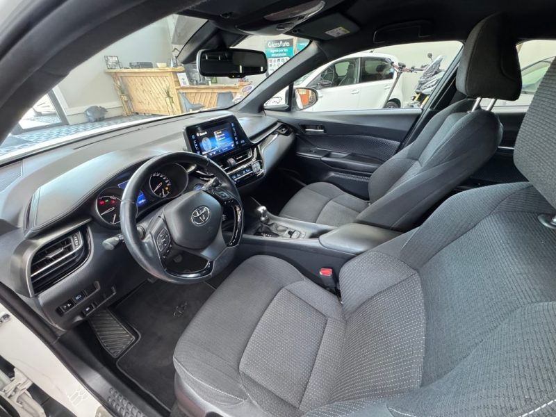 TOYOTA C-HR DYNAMIC BUSINESS PRO HYBRIDE 122CH - GARANTIE 12 - 60 MOIS 2019