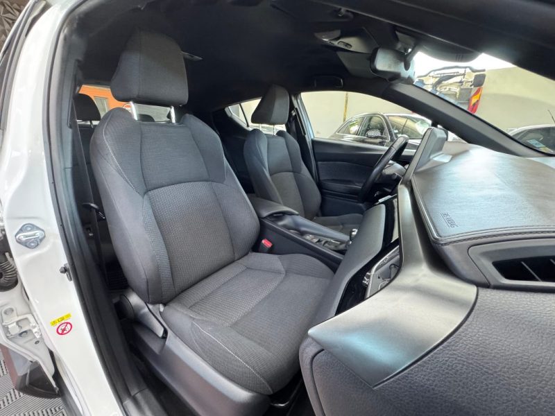 TOYOTA C-HR DYNAMIC BUSINESS PRO HYBRIDE 122CH - GARANTIE 12 - 60 MOIS 2019