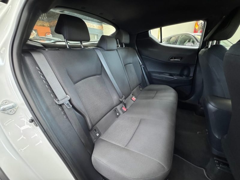 TOYOTA C-HR DYNAMIC BUSINESS PRO HYBRIDE 122CH - GARANTIE 12 - 60 MOIS 2019
