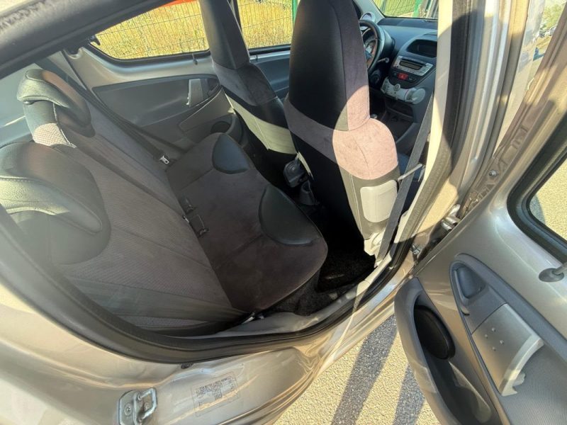 TOYOTA AYGO 5 Portes 1,0 VVTi 68 cv Garantie 6 Mois