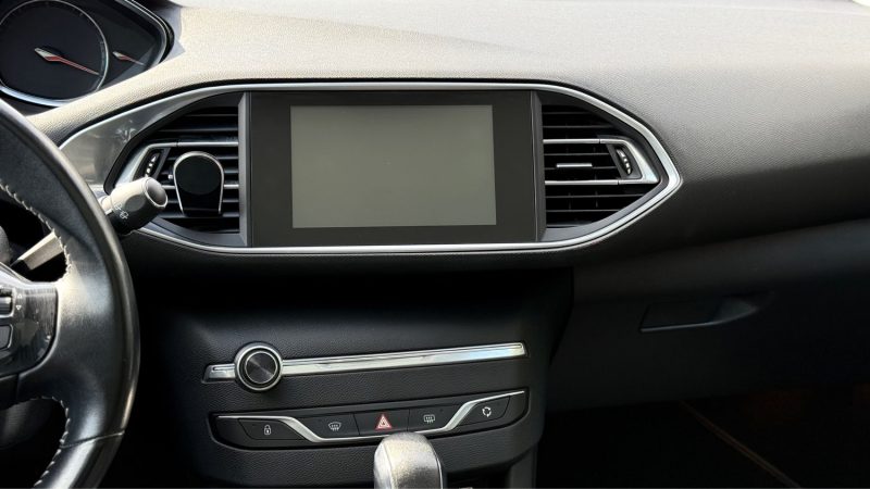 Peugeot 308 II SW 2.0 BlueHDi 150 Féline EAT6 - Boite Auto - Caméra - Révisée & Garantie 6 mois