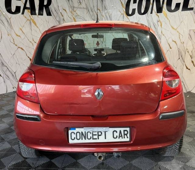 RENAULT CLIO  2005 - 142 024Kms - Distrib ok - Climatisation - Parfait Etat - Suivit RENAULT