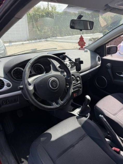 RENAULT CLIO  2005 - 142 024Kms - Distrib ok - Climatisation - Parfait Etat - Suivit RENAULT