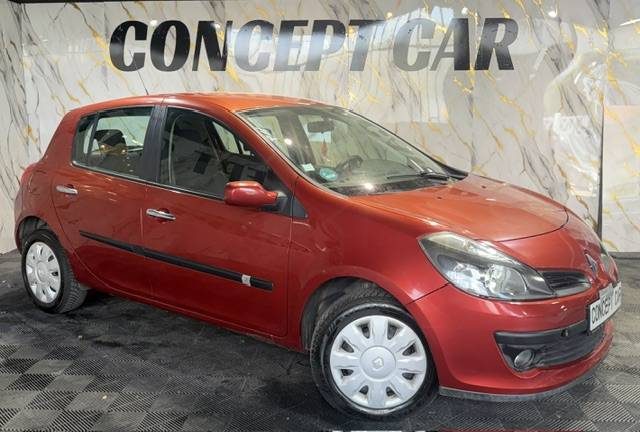 RENAULT CLIO  2005 - 142 024Kms - Distrib ok - Climatisation - Parfait Etat - Suivit RENAULT