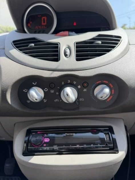 RENAULT TWINGO  2009 - 157 444Kms - Distrib ok - Climatisation - Parfait Etat 