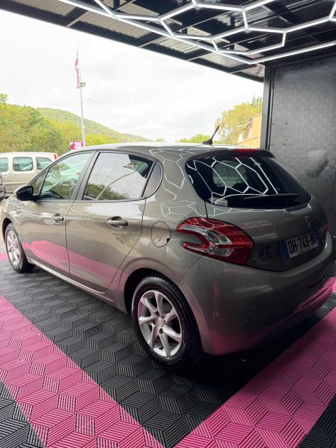 Peugeot 208 Style Essence 2014 – Garantie 12 mois – Échange reprise possible