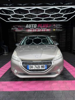 Peugeot 208 Style Essence 2014 – Garantie 12 mois – Échange reprise possible