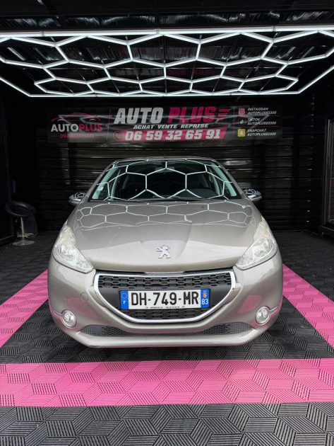 Peugeot 208 Style Essence 2014 – Garantie 12 mois – Échange reprise possible