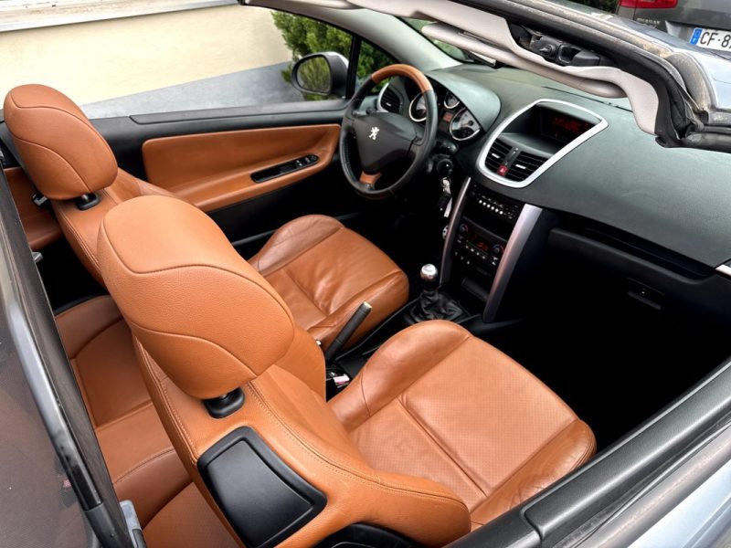 PEUGEOT 207 CC FELINE 1.6 VTI 16V GARANTIE 12 MOIS PIECES ET MAIN D'OEUVRE