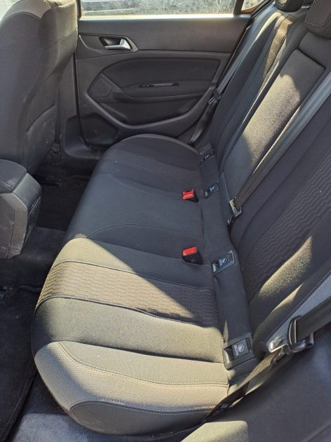 PEUGEOT 308 II 1.6 E-HDI 115 SENSATION 2015