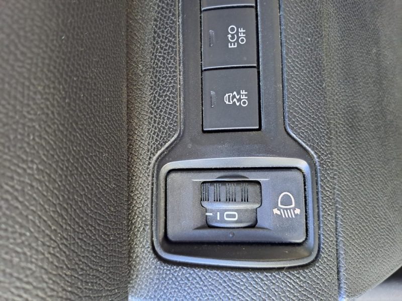 PEUGEOT 308 II 1.6 E-HDI 115 SENSATION 2015