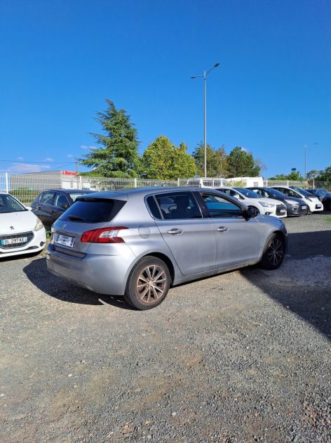 PEUGEOT 308 II 1.6 E-HDI 115 SENSATION 2015