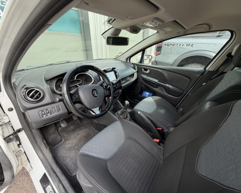 Renault CLIO IV ESTATE - ENTRETIEN COMPLET RENAULT - PNEUS NEUF MICHELIN