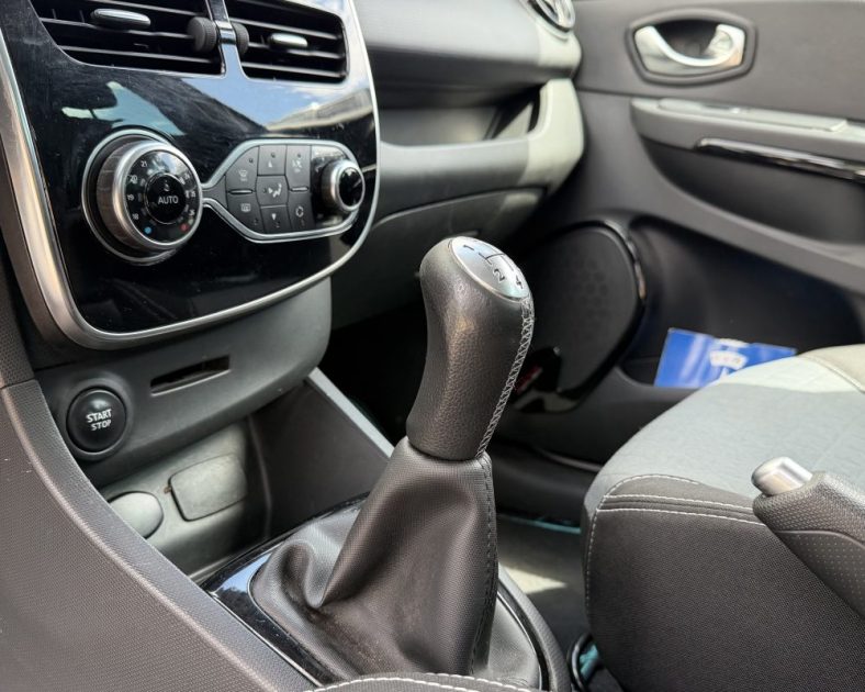 Renault CLIO IV ESTATE - ENTRETIEN COMPLET RENAULT - PNEUS NEUF MICHELIN