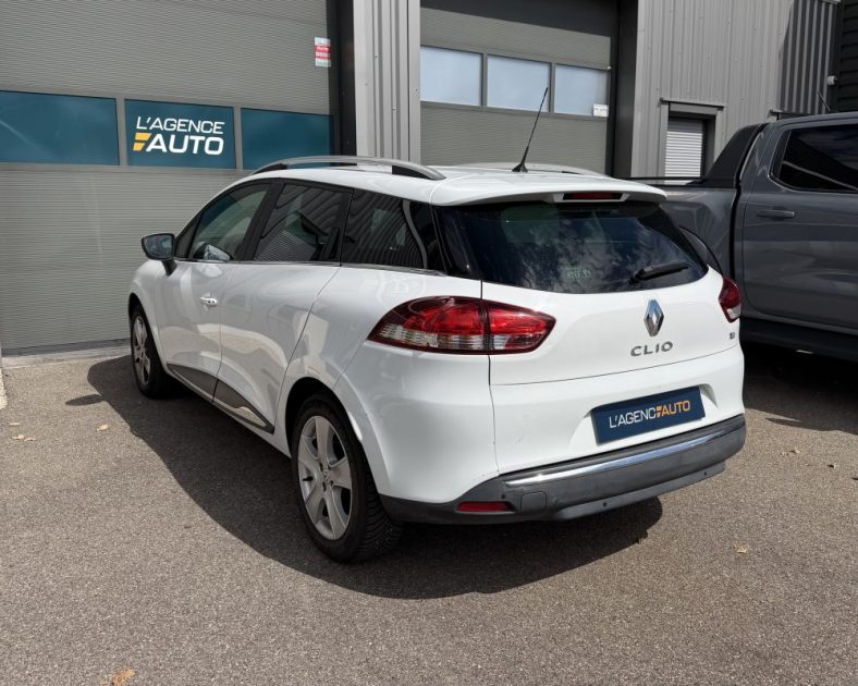 Renault CLIO IV ESTATE - ENTRETIEN COMPLET RENAULT - PNEUS NEUF MICHELIN