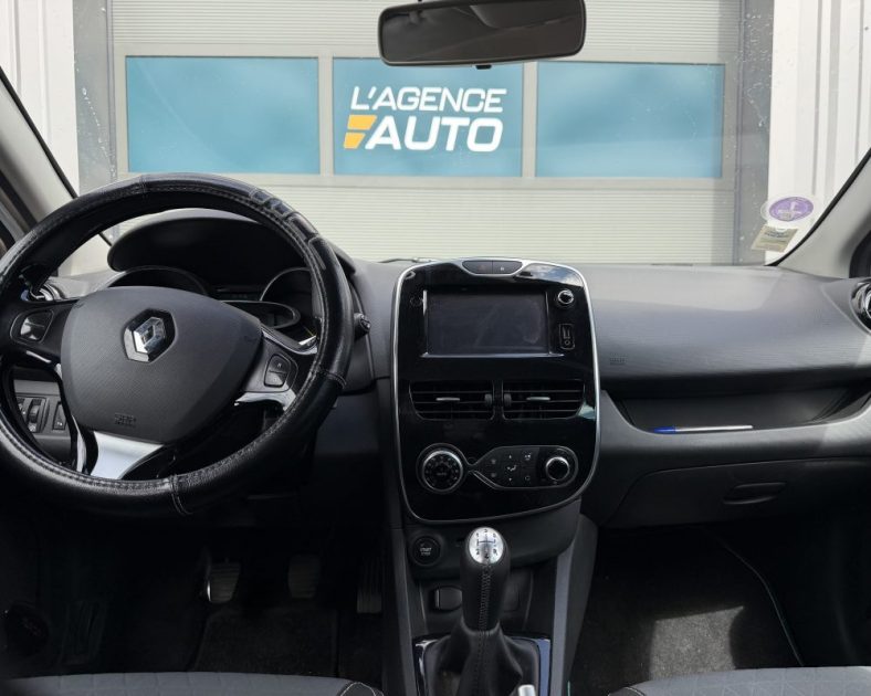 Renault CLIO IV ESTATE - ENTRETIEN COMPLET RENAULT - PNEUS NEUF MICHELIN