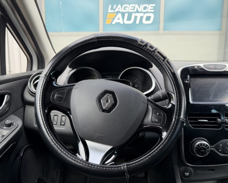 Renault CLIO IV ESTATE - ENTRETIEN COMPLET RENAULT - PNEUS NEUF MICHELIN