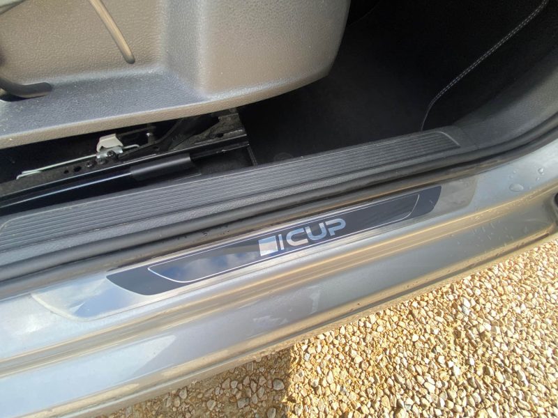 VOLKSWAGEN Golf 7 - 1.6 TDI 105ch Cup