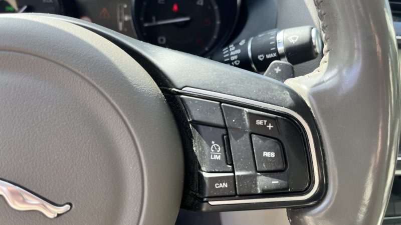 JAGUAR XE 2.0L D 180 PRESTIGE BA 2016