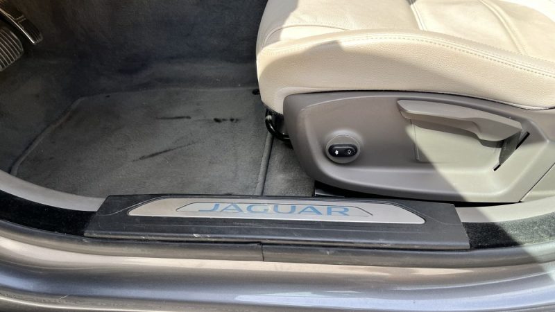 JAGUAR XE 2.0L D 180 PRESTIGE BA 2016