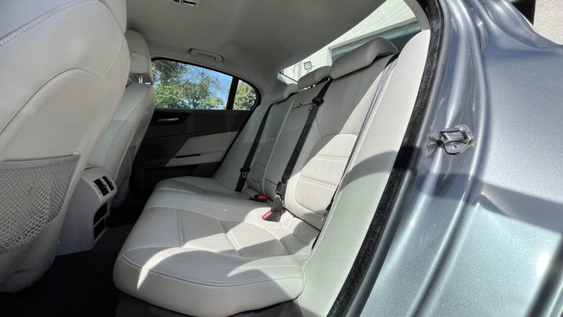 JAGUAR XE 2.0L D 180 PRESTIGE BA 2016