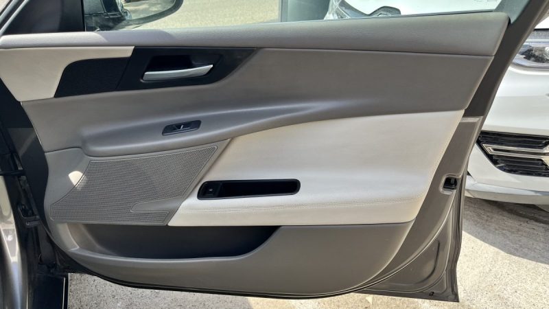 JAGUAR XE 2.0L D 180 PRESTIGE BA 2016
