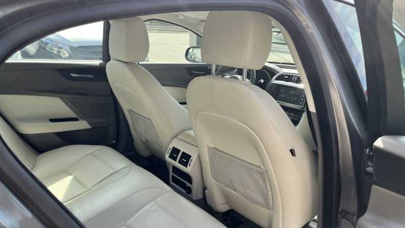 JAGUAR XE 2.0L D 180 PRESTIGE BA 2016