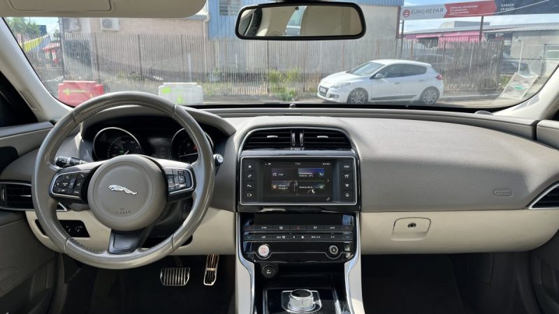 JAGUAR XE 2.0L D 180 PRESTIGE BA 2016