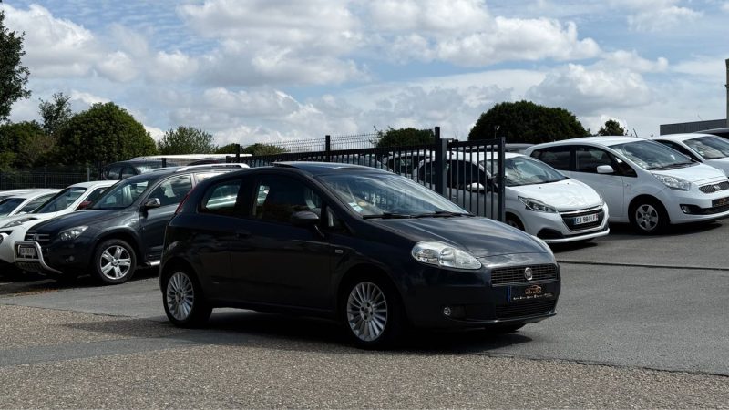 Fiat Punto Grande Punto 1.3 Multijet 90 Emotion - Clim - Toit ouvrant - Révisée & Garantie 6 Mois