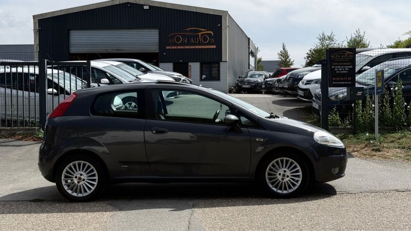 Fiat Punto Grande Punto 1.3 Multijet 90 Emotion - Clim - Toit ouvrant - Révisée & Garantie 6 Mois