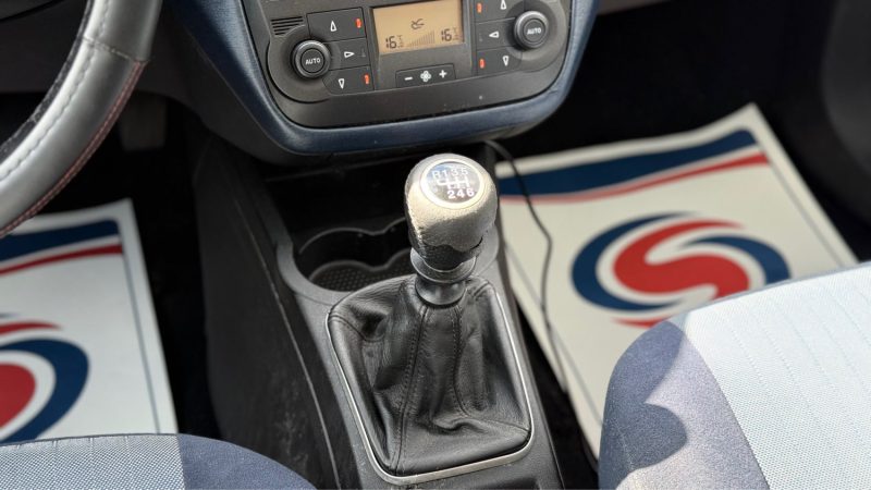 Fiat Punto Grande Punto 1.3 Multijet 90 Emotion - Clim - Toit ouvrant - Révisée & Garantie 6 Mois
