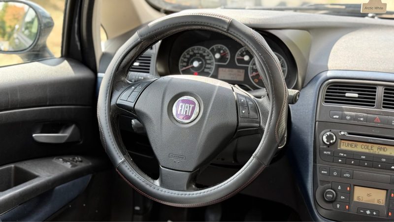 Fiat Punto Grande Punto 1.3 Multijet 90 Emotion - Clim - Toit ouvrant - Révisée & Garantie 6 Mois