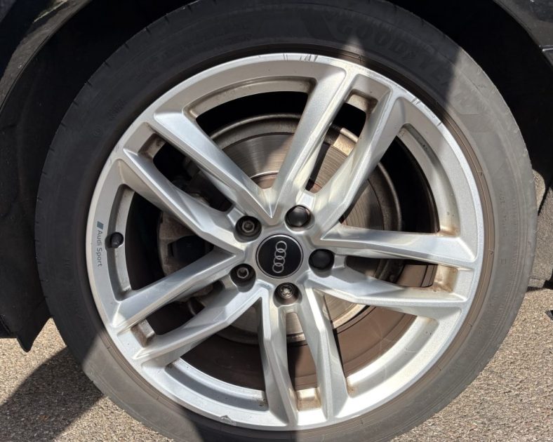Audi A4 Break 40 TFSI 190 ch S Line S Tronic 2019 — 1ère main - 4 pneus neufs - CT vierge