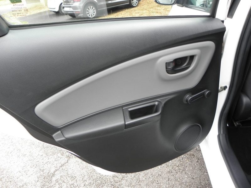 Toyota Yaris III 1.0 VVT-I 70ch Active • 2ème main • Entretien Toyota