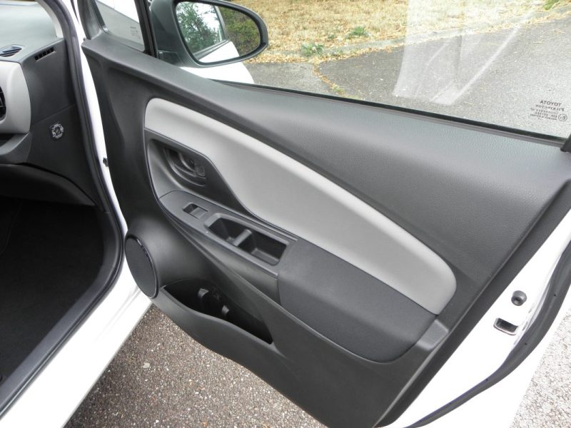 Toyota Yaris III 1.0 VVT-I 70ch Active • 2ème main • Entretien Toyota